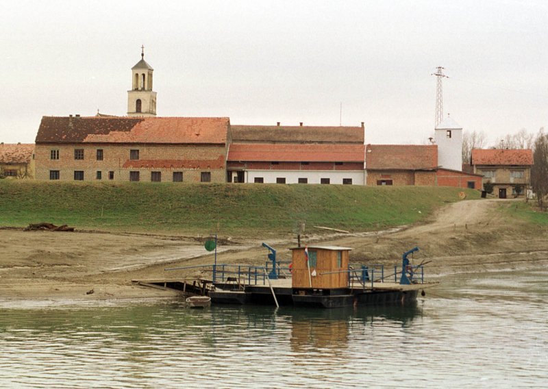 Nova brana kraj Vukovara pušta vodu