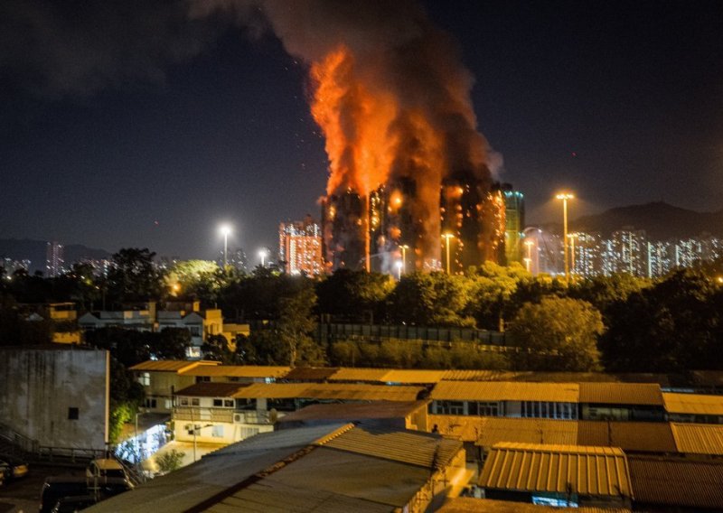 Užas u Hong Kongu: 83 poginulih, uhićeni čelnici građevinske tvrtke