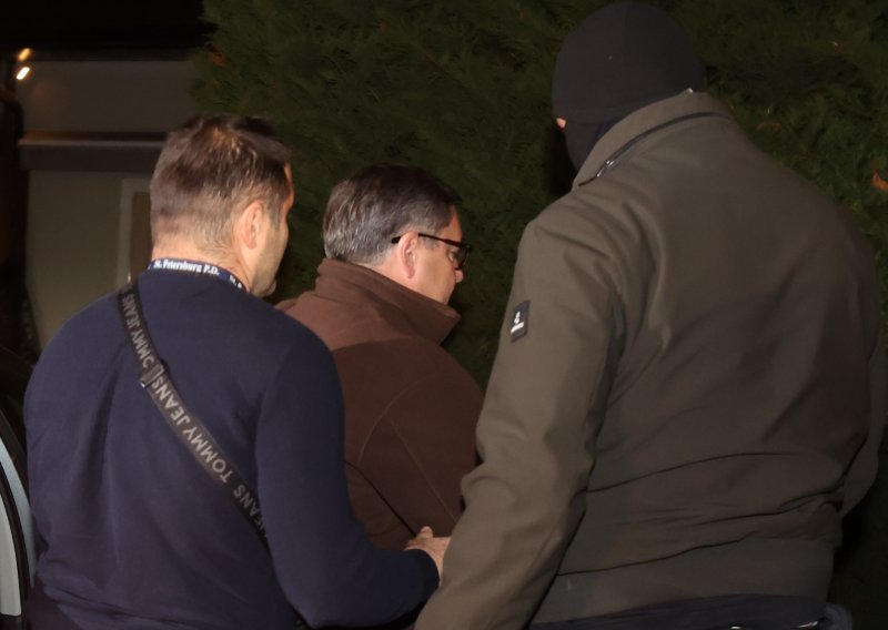 Zbog korupcije 'pao' glavni državni inspektor Andrija Mikulić, USKOK ga za sumnjiči za 120.000 eura mita