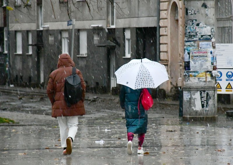 Za jednu regiju upaljen crveni meteoalarm, stiže i snijeg: Zatvorena dionica autoceste A1