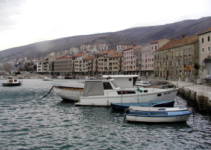 Senj i okolicu jutros zatresao umjeren potres