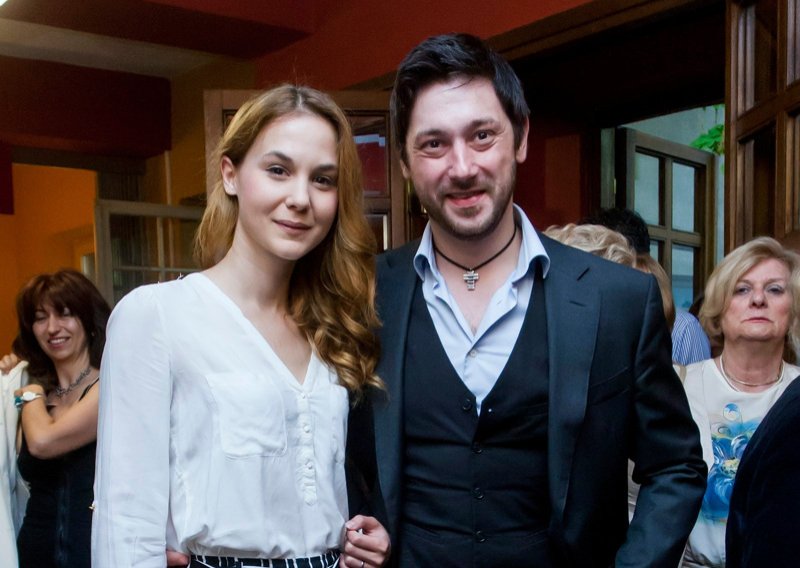 Obitelj se proširuje: U dom poznatog domaćeg para stiže beba