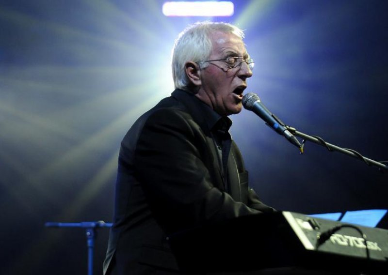 Oliver i klapa Cambi jurišaju na vrh