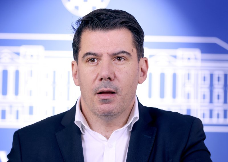 Grmoja: 'Ne smije postojati zakon koji vrijedi za sve osim za AP-a'