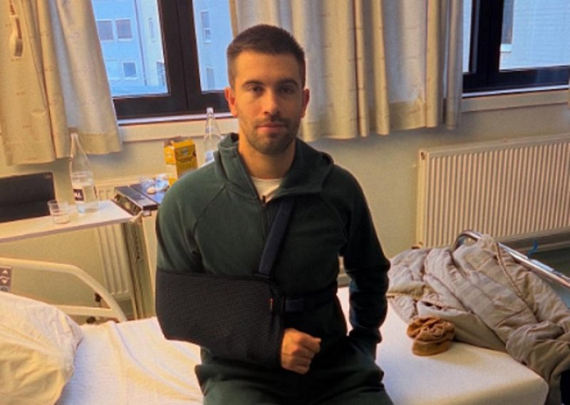 Borna Ćorić javio se iz bolnice nakon još jedne operacije: U meni još uvijek ima tenisa...