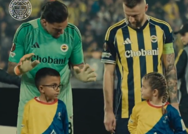 Za naježiti se; slavni golman oduševio gluhonijemu curicu gestom