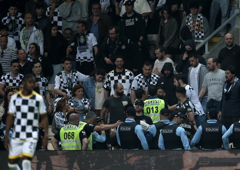 Slavni klub pred gašenjem, navijači u nevjerici