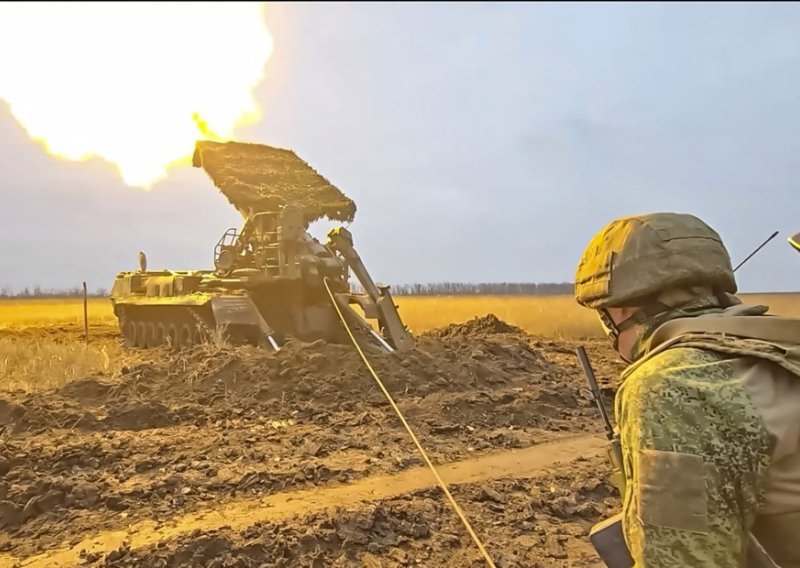 Rusija žestoko napala Kijev raketama i dronovima; Ukrajina uzvraća: Pojačavamo vatreni stisak