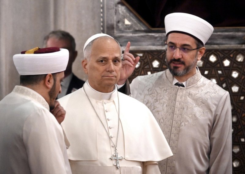 Papa želi 'barem jedan dan mira', Rusija neće poslušati