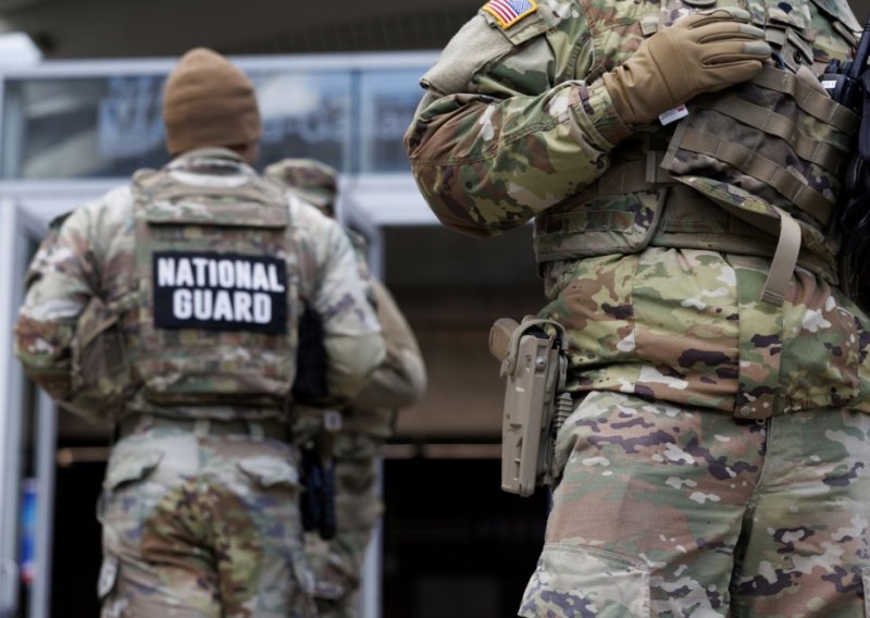 SAD zaoštrio politiku o migracijama: 'Zaustavljamo sve odluke o azilu'