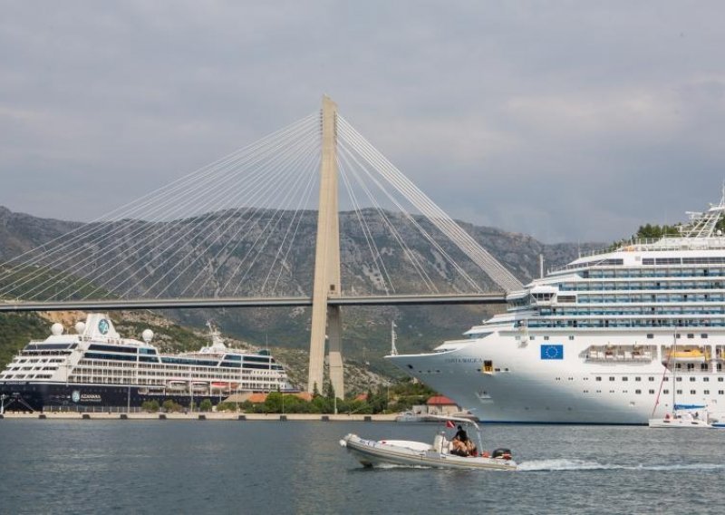 Čak 17 posto manje turista s kruzera u Dubrovniku