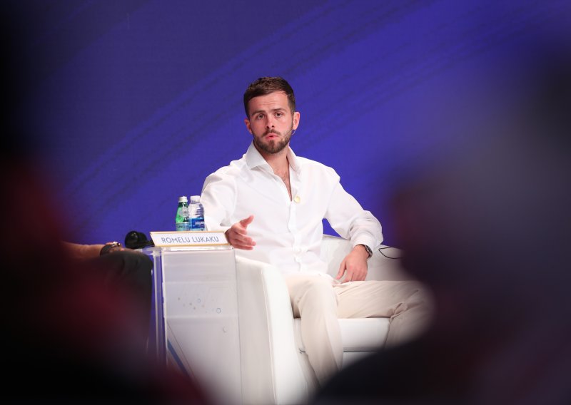 Miralem Pjanić završio karijeru i odmah ima novi posao