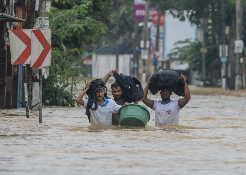 Strašna tragedija u južnoj Aziji: Obilne kiše izazvale velike poplave, poginulo 600 ljudi