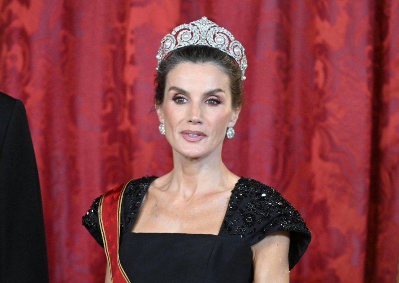 Kraljica Letizia dugo nije bila ovako elegantna: Uz nježnu tijaru odabrala 'opake' cipele