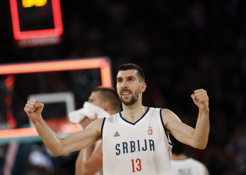 Srbija u dramatičnoj utakmici u Sarajevu pobijedila BiH u borbi za Svjetsko prvenstvo