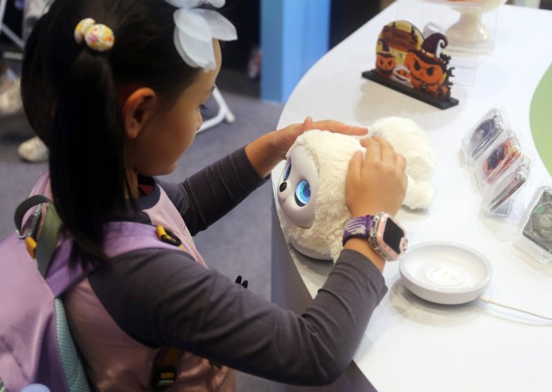 Koliko su doista sigurne? AI igračke pod povećalom nakon slučaja s medvjedićom Kummom