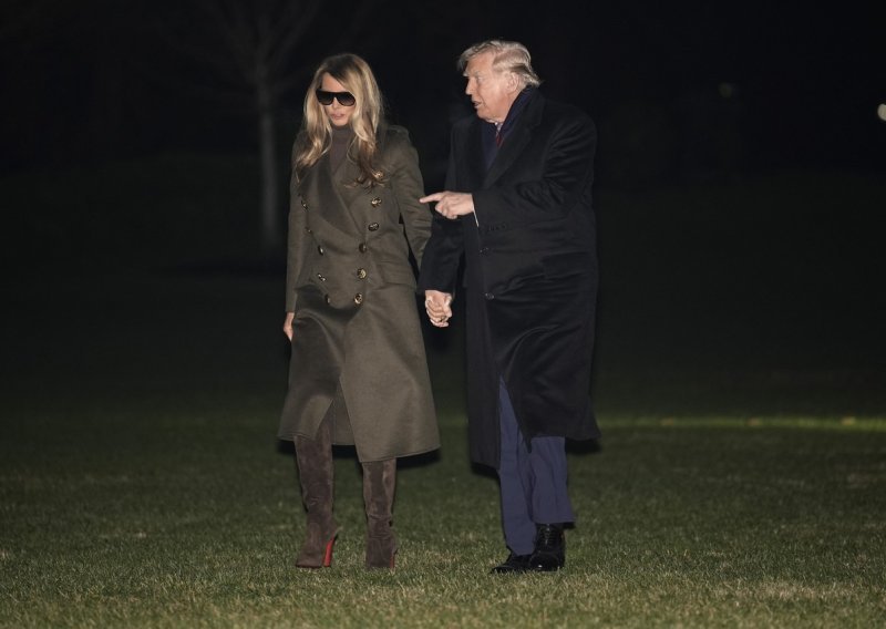 Ne zna se što je bolje - kaput ili čizme: Melania Trump servirala stajling bez greške
