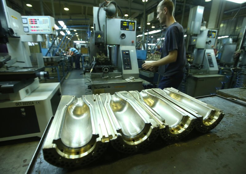 Porasle zalihe gotovih industrijskih proizvoda