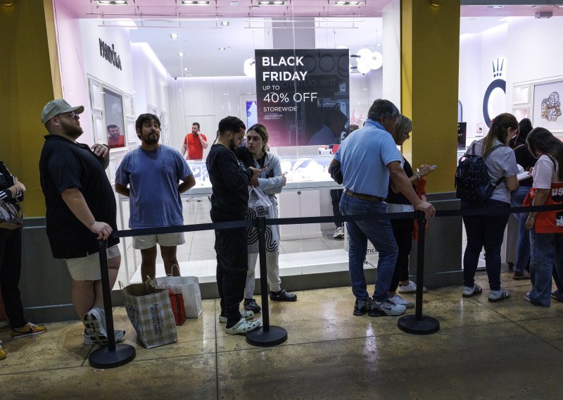 Amerikanci na 'Crni petak' potrošili gotovo 12 milijardi dolara u online kupovini