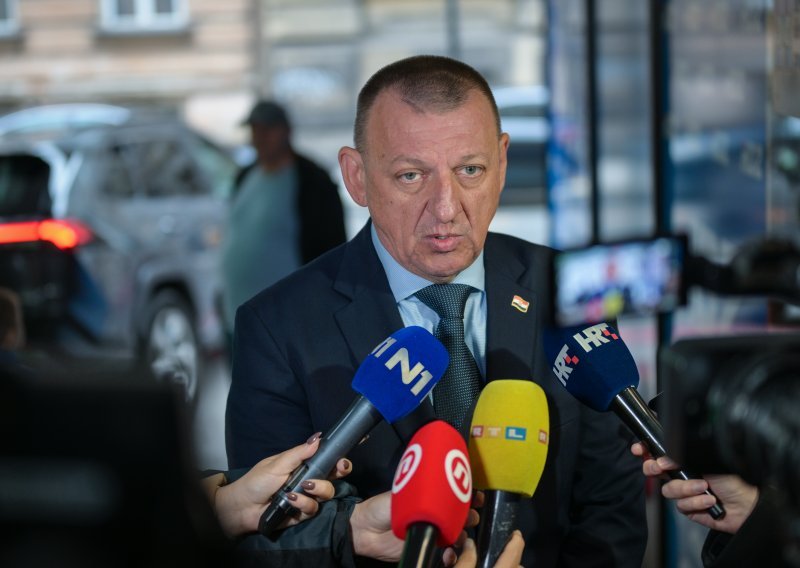 Zagrebački HDZ: Mit o poštenju možemovaca raspuknuo se kao balon od sapunice