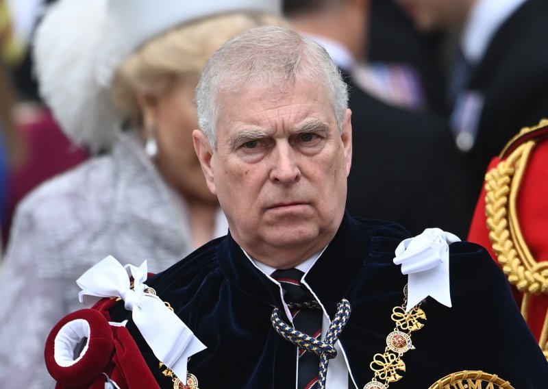 Kralj Charles bratu zadao 'završni' udarac: Posramljeni Andrew postao obični građanin