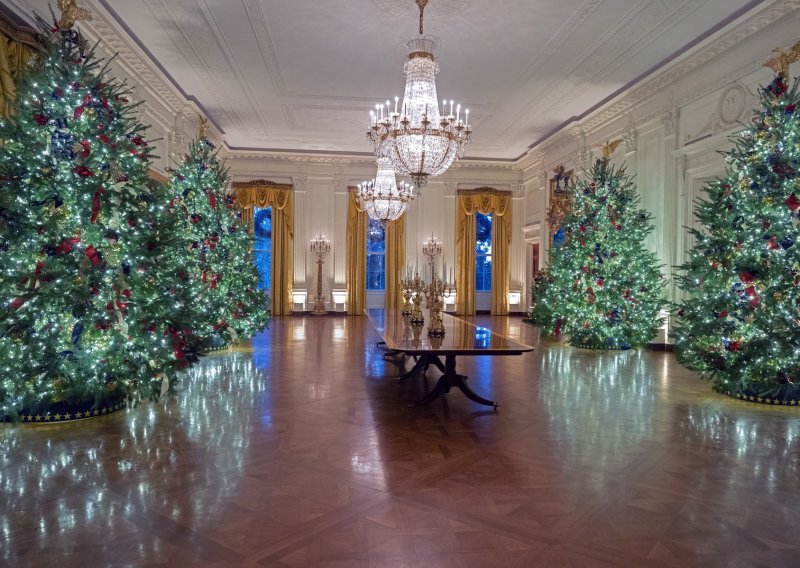 Blagdanska čarolija u Bijeloj kući: Melania Trump pokazala raskošne dekoracije, ali i 'zanimljiv' detalj