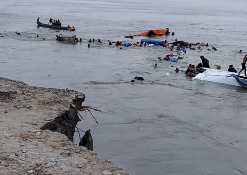 Klizište u Peruu potopilo dva riječna broda, usmrtilo 12 osoba