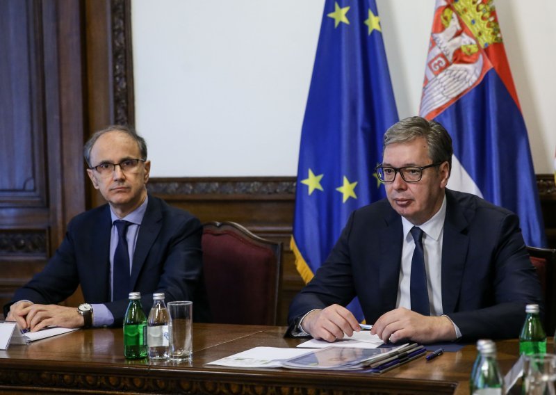 Vučićevo izvanredno obraćanje: 'Nemamo dobre vijesti... razočaran sam'