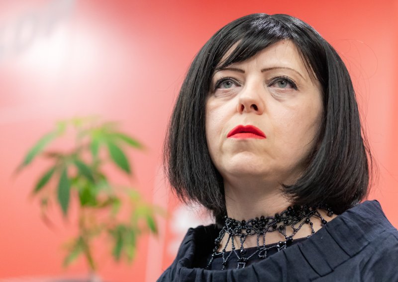 Dirljivi oproštaj Mirele Holy: 'Bila sam sretna što sam tvoja kći'