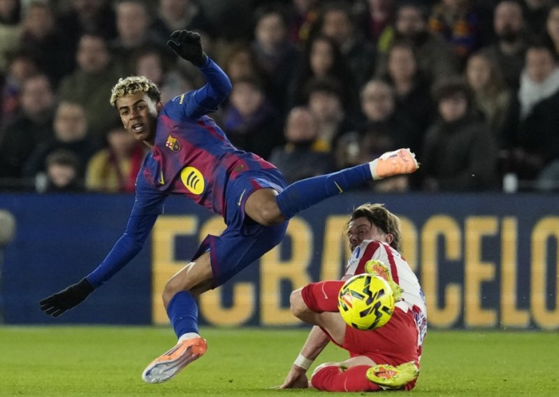 Barcelona u derbiju nakon preokreta pobijedila Atletico; Olmo zabio pa se ozlijedio