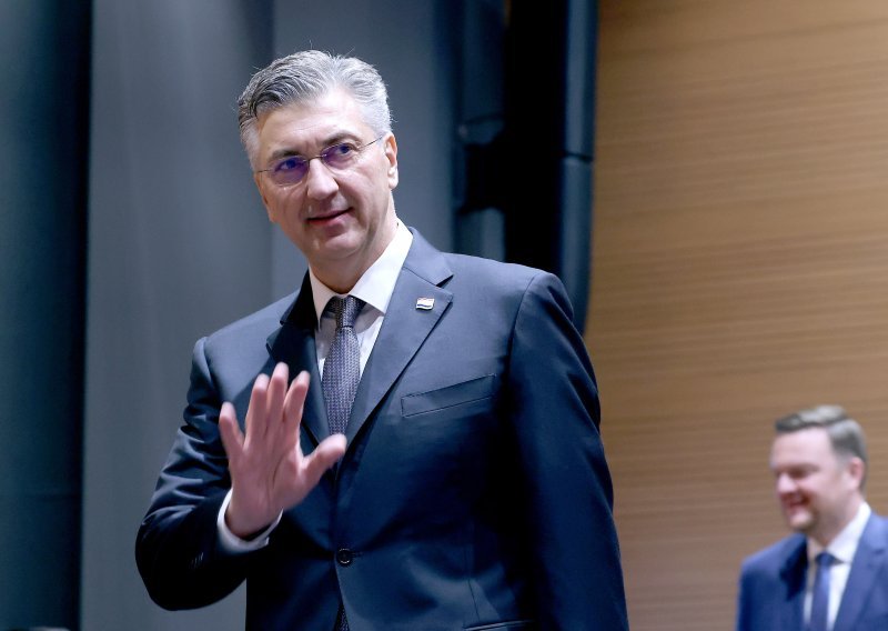 Plenković ide na mini europsku turneju: Potpisat će se sporazumi za haubice i tenkove