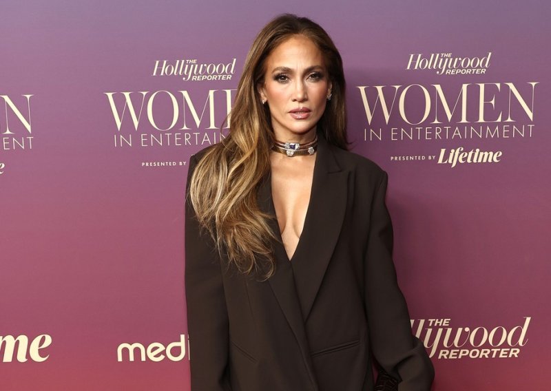Manje je više: Jennifer Lopez iznenadila minimalističkim stajlingom