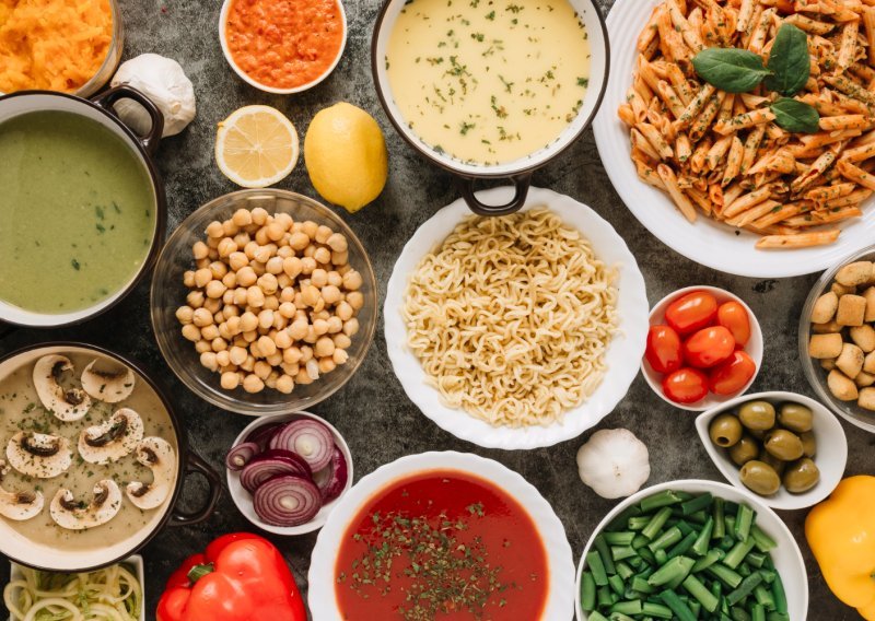 Najveći izvor dezinformacija o hrani razni influenceri i samoprozvani nutricionistički stručnjaci