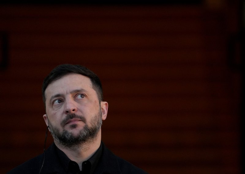 Dronovi krenuli na avion u kojem je bio Volodimir Zelenski: Slučajnost ga je spasila