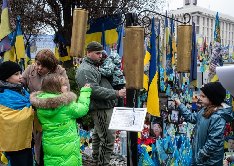 Rusi šalju ukrajinsku djecu u Sjevernu Koreju? Miša i Liza su učili uništavati militariste