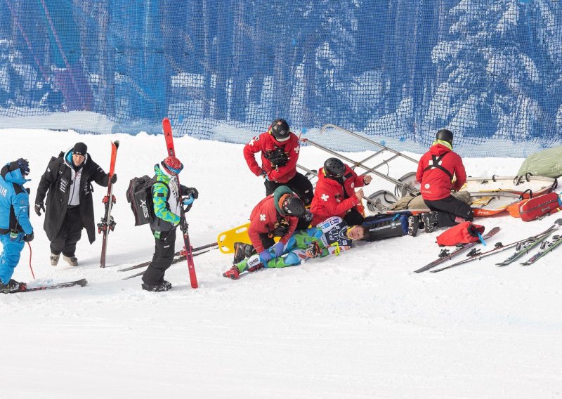 Helikopterom odvezli Slovenca nakon što se zabio u zaštitnu ogradu