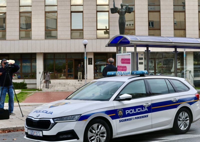 Splitski policajac se i dalje bori za život, nalazi se u induciranoj komi