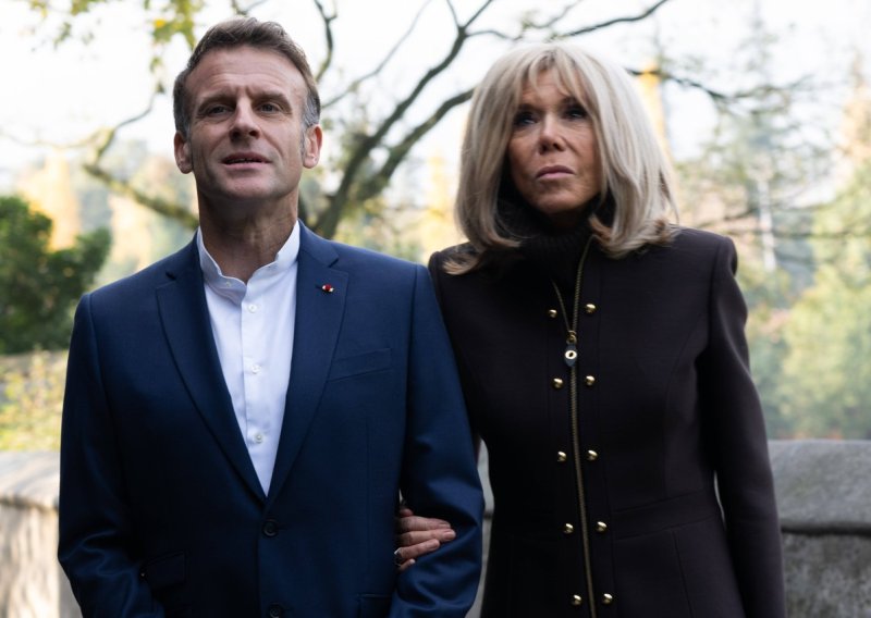 Brigitte Macron u najpoželjnijoj nijansi godine: Ovaj stajling definicija je francuskog chica