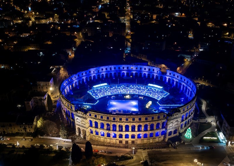 Pula ove zime ponovno blista u punom sjaju!