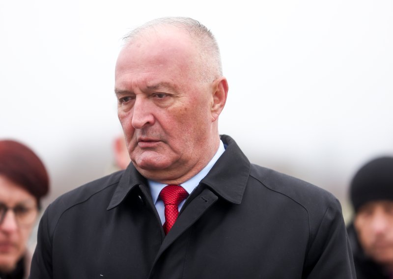 Helez na kritike odmahuje rukom: Ne postoji sila koja će me natjerati da zašutim