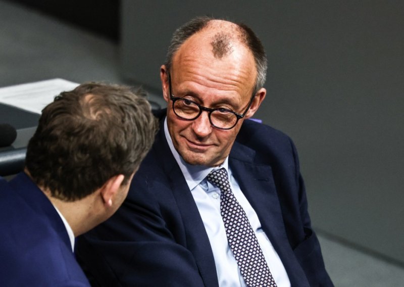 Merz uspio teškom mukom: Izbjegnuta kriza vlade, usvojena mirovinska reforma