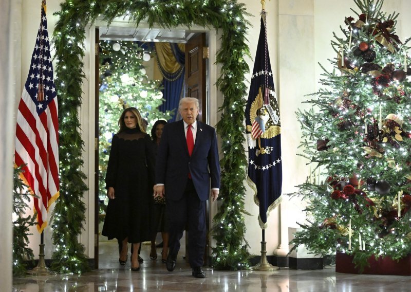 Melania Trump ponovno briljira: Za privatni koncert odabrala haljinu s izazovnim detaljem