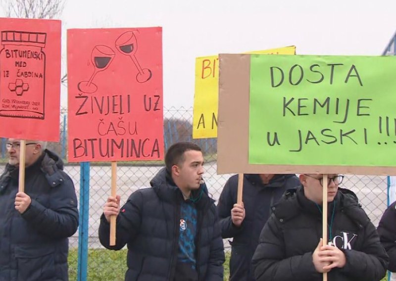 U Jastrebarskom prosvjedovali protiv proizvodnje na bazi bitumena