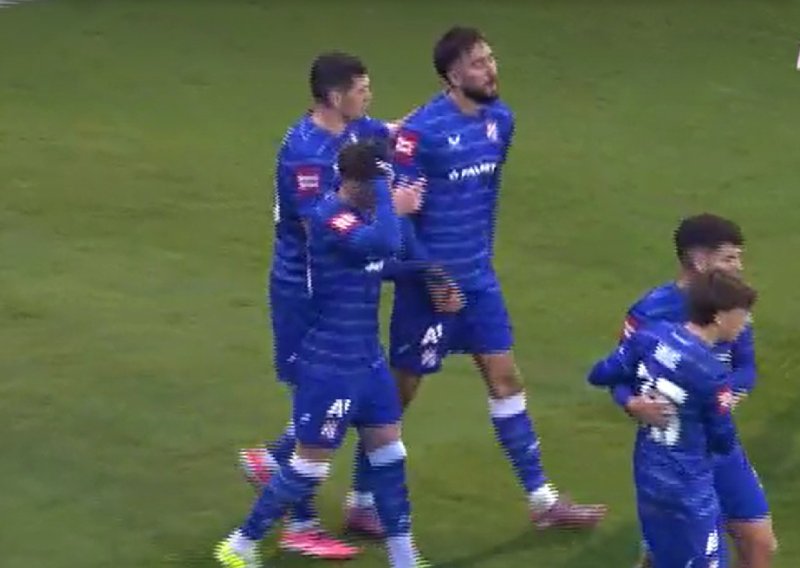 Dinamo je zabio gol, ali reagirao je VAR. Pogledajte zašto je poništen Beljin pogodak