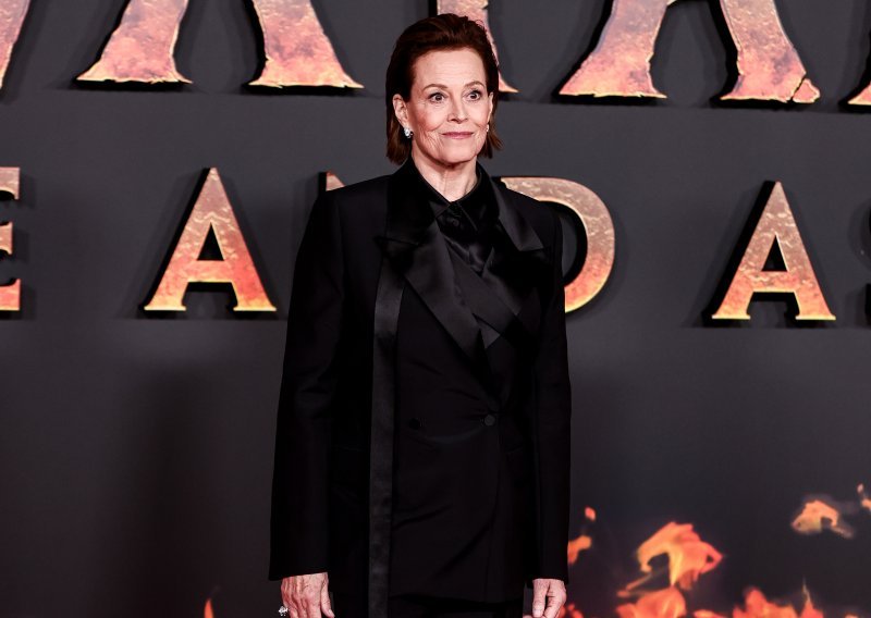 Zar ona ima 76 godine? Slavna glumica izazvala senzaciju u chic stajlingu