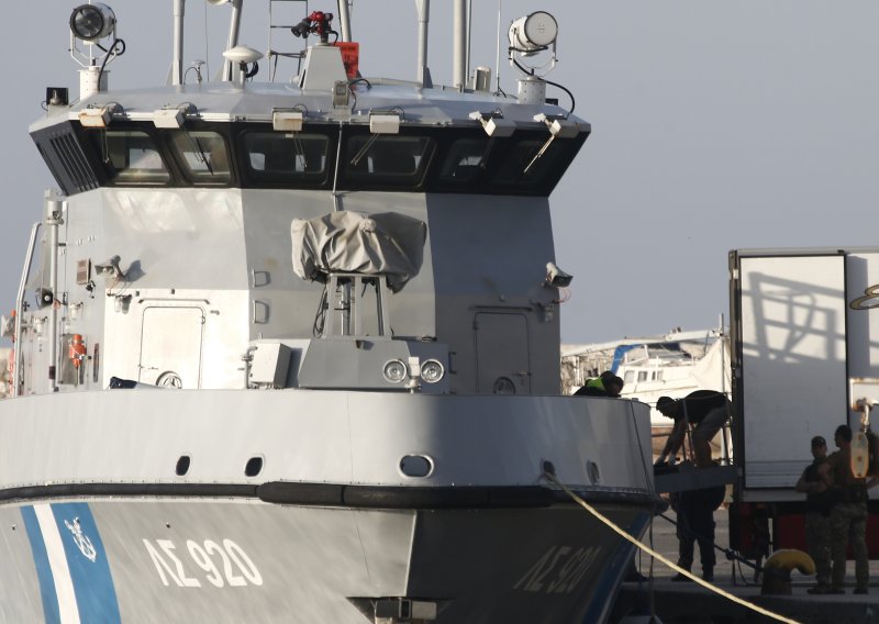 Oluja bjesni uz grčku obalu, pronašli brod s 18 mrtvih migranata