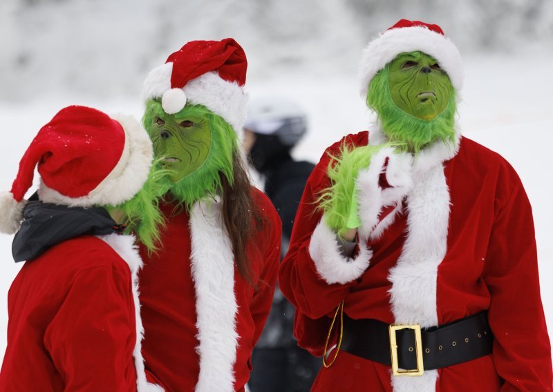 'Grinch' iz Kanade: 'Ukrasio' kuću porukama da Djed Božićnjak ne postoji
