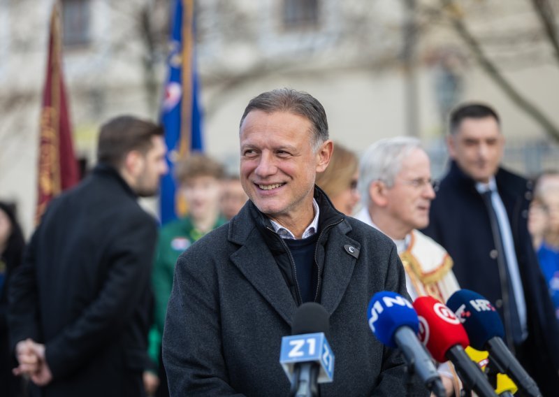 Jandrokovića pitali je li moralno da uhićeni Mikulić koristi '6+6'. Evo što je rekao