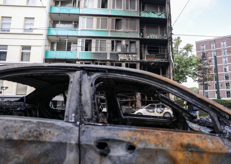 Petogodišnji dječak prskalicom zapalio automobil u Njemačkoj