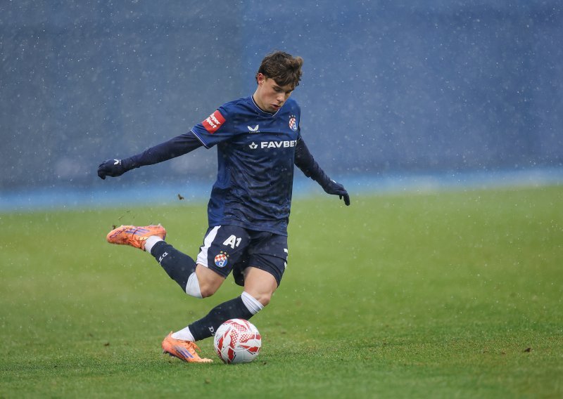 Noa Mikić napustio je derbi nakon sporne situacije: Evo kakvo je stanje s Dinamovim mladićem